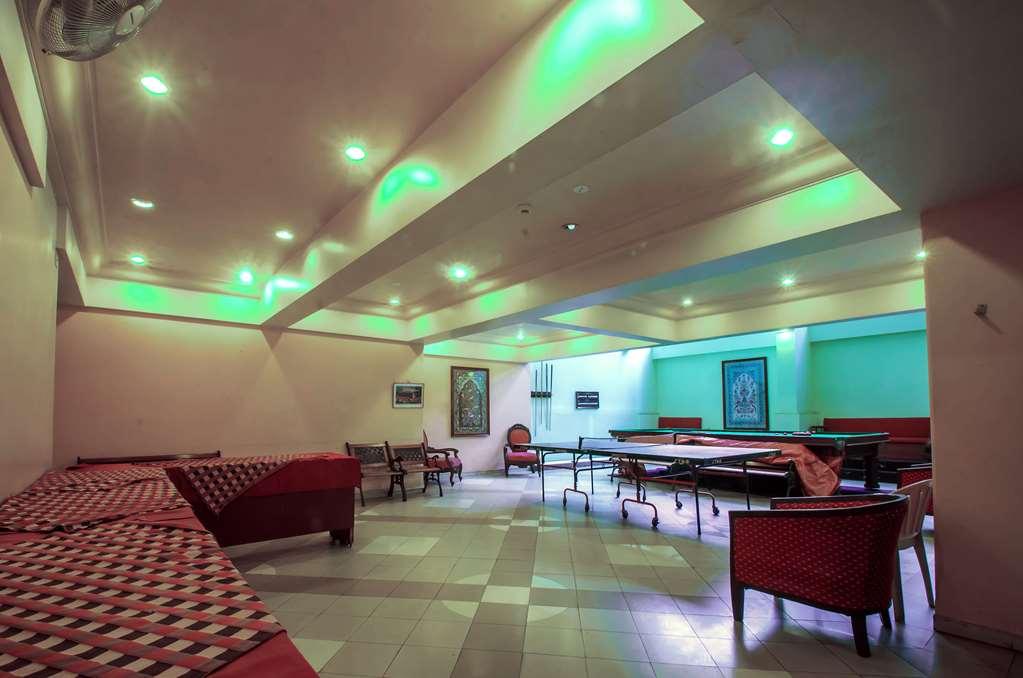 Quality Inn Regency, Nashik Interior foto